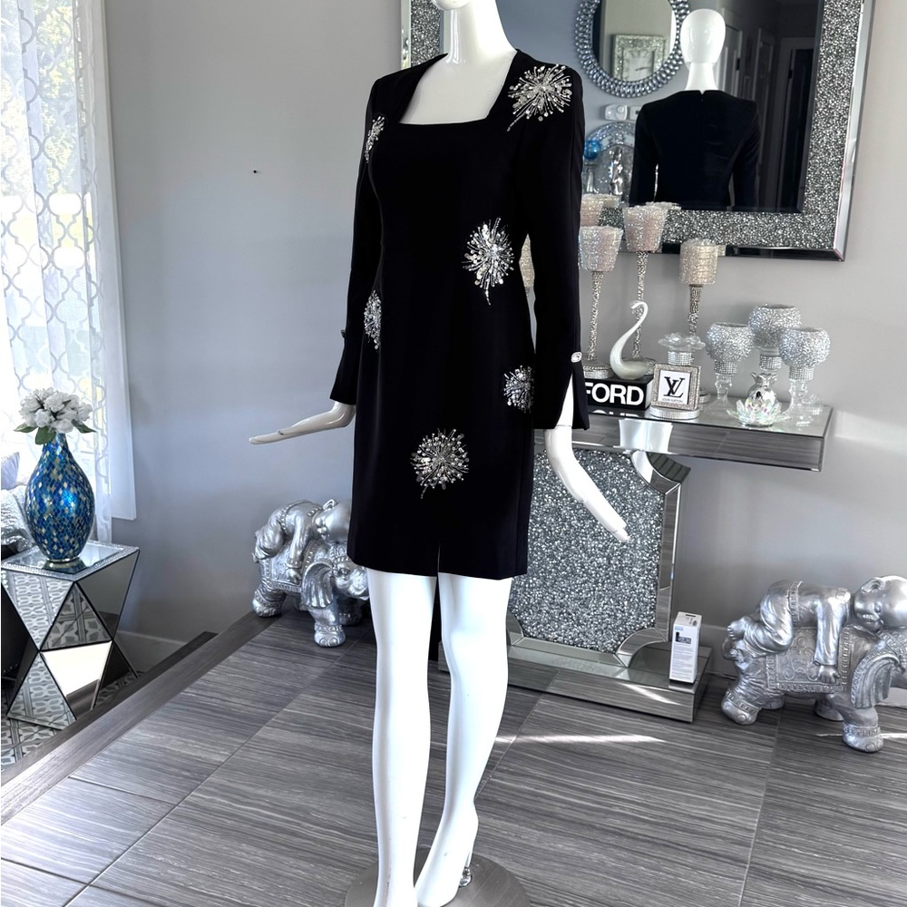New 🖤 Chic Black and White Mini Dress with Lace Collar - Picture 15 of 17